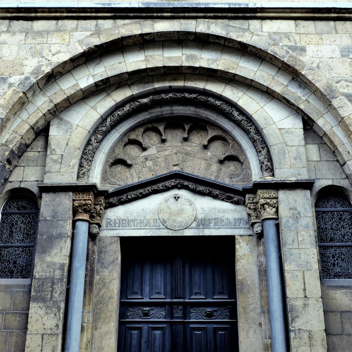 Romanisches Portal